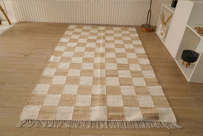Natural Jute Fiber Cotton Hand Woven Bohemian Moroccan Inspired Rug Beige and White Box Pattern Rug White Fringes Rug For Living Decor Home 