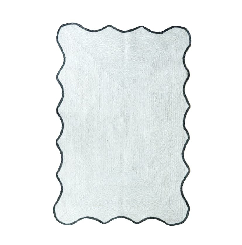 Hand Braided Scalloped Rectangle Jute Rug White with Wavy Edge Black Border