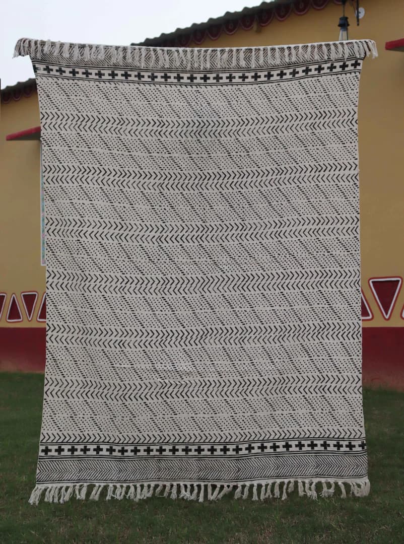 Indian Soft Cotton Throws Blankets for Sofas White & Black Hand Loom Hand Block Printed Bed Rectangle Boho Cotton Fringed Blanket Beach Throw For Living Room Decor Cover